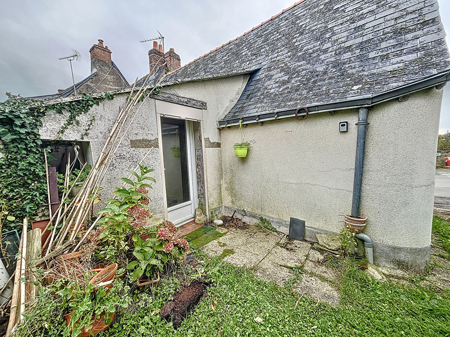 Vente maison de plain pied, 75m2, 2 chambres, avec terrain non-attenant à La Jaille Yvon