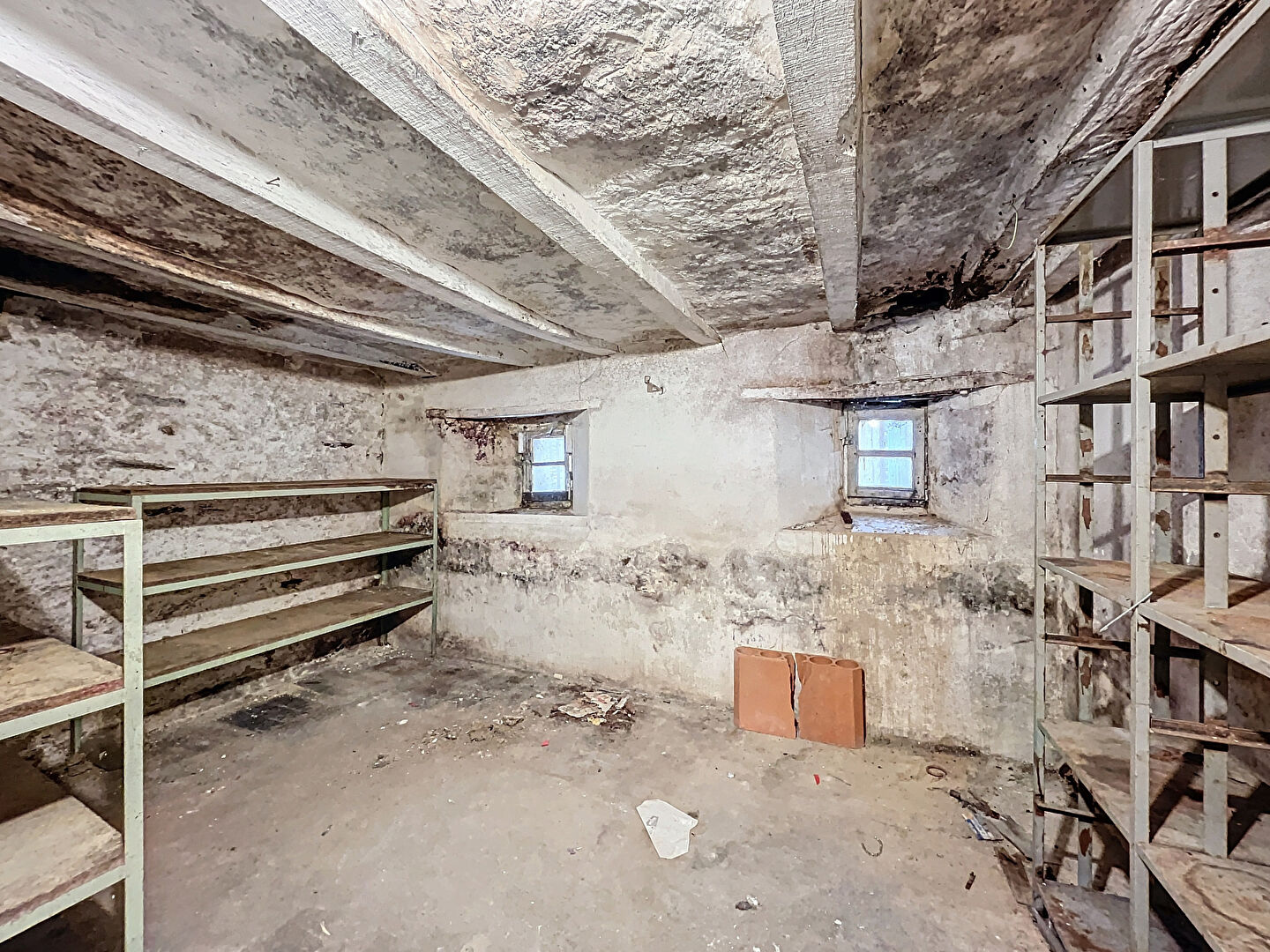 Vente maison de plain pied, 75m2, 2 chambres, avec terrain non-attenant à La Jaille Yvon
