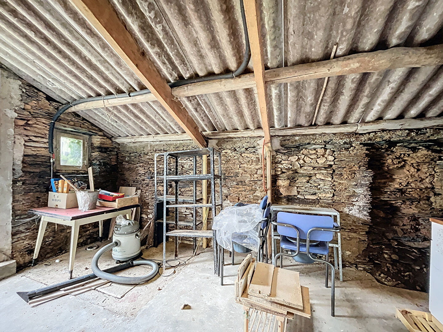 Vente maison de plain pied, 75m2, 2 chambres, avec terrain non-attenant à La Jaille Yvon
