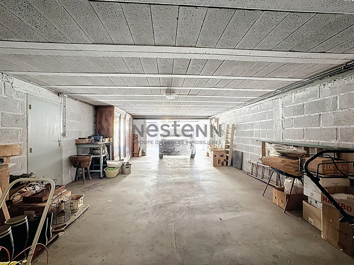 A vendre à Château-Gontier, maison familiale sur sous-sol des années 1970, de 216 m2 sur une parcelle d'environ 800 m2