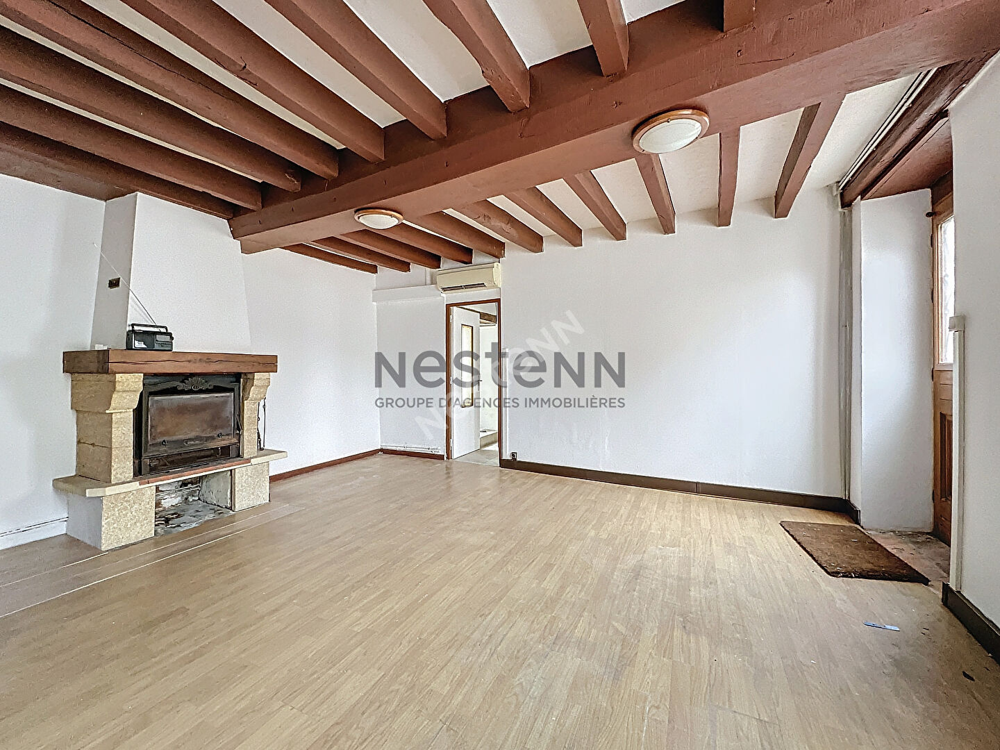 Maison de bourg à rénover de 89 m² sur la commune de Querré, avec 3 chambres et une cour !