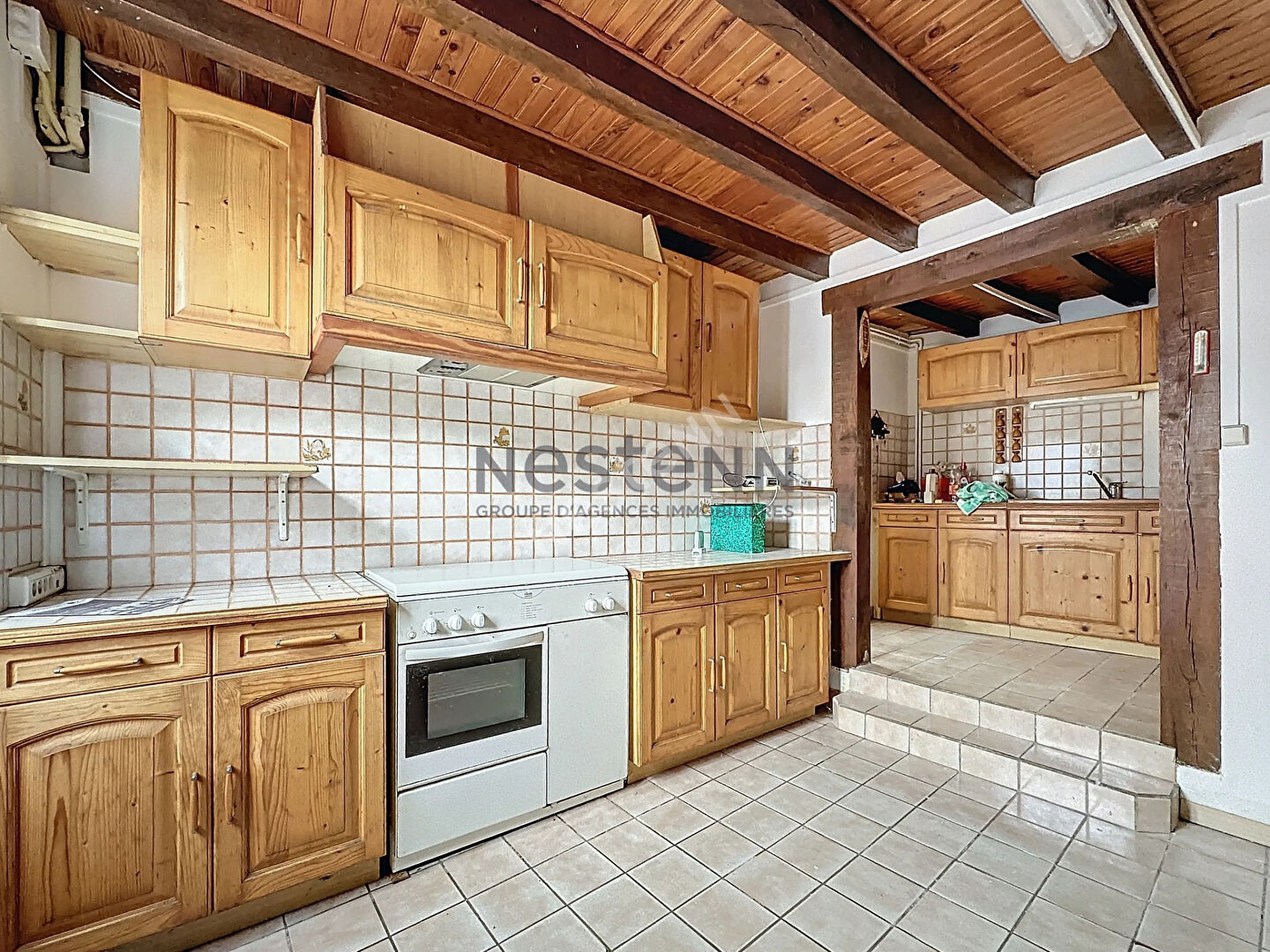 Maison de bourg à rénover de 89 m² sur la commune de Querré, avec 3 chambres et une cour !