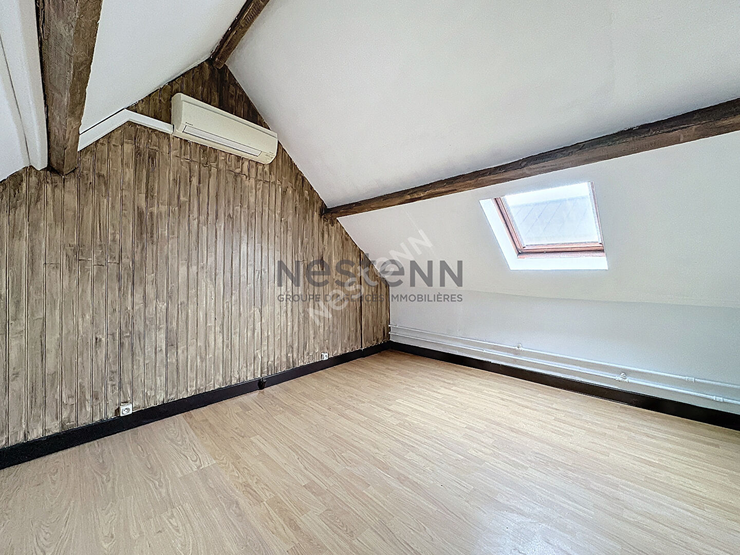 Maison de bourg à rénover de 89 m² sur la commune de Querré, avec 3 chambres et une cour !