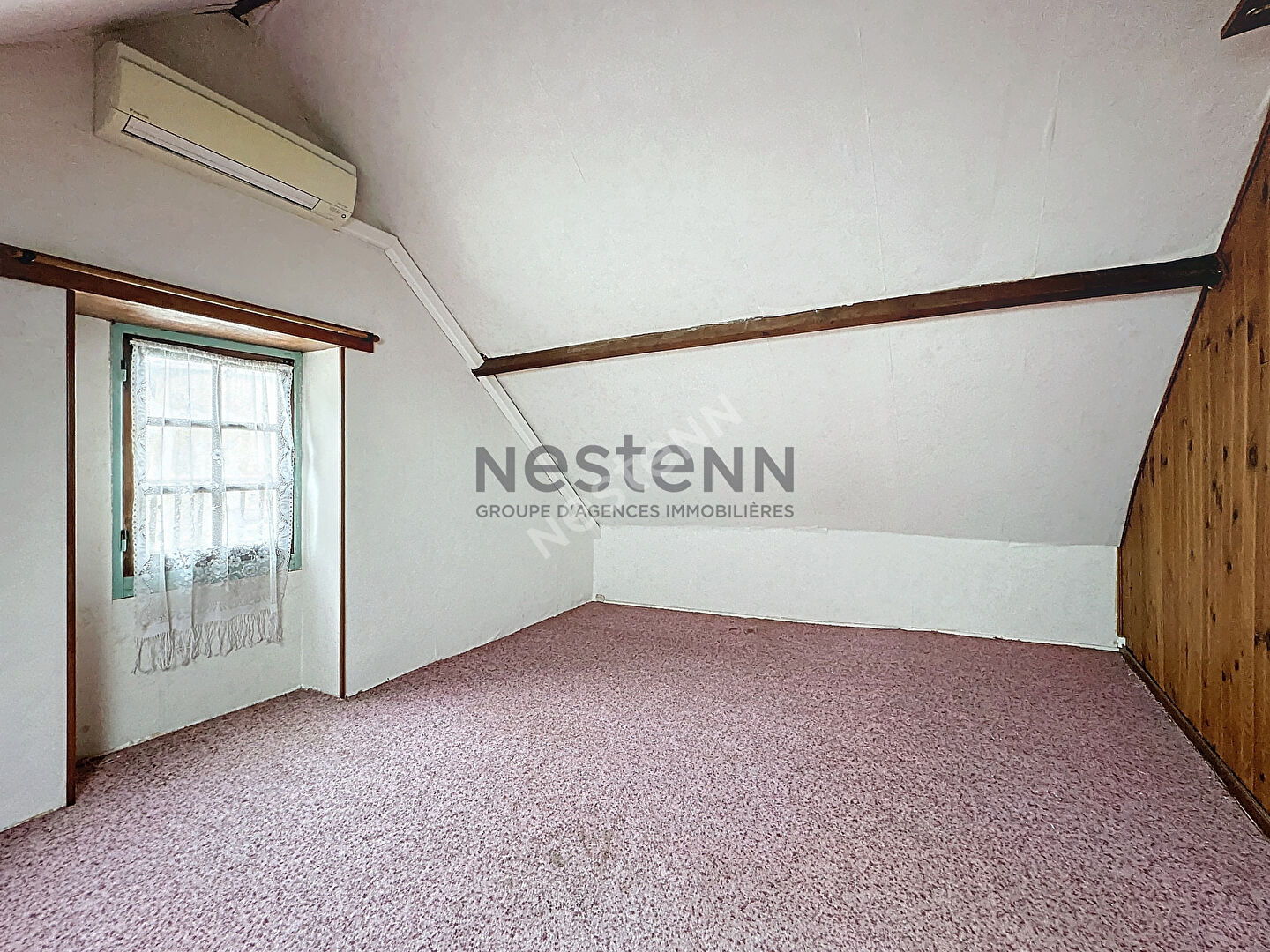 Maison de bourg à rénover de 89 m² sur la commune de Querré, avec 3 chambres et une cour !