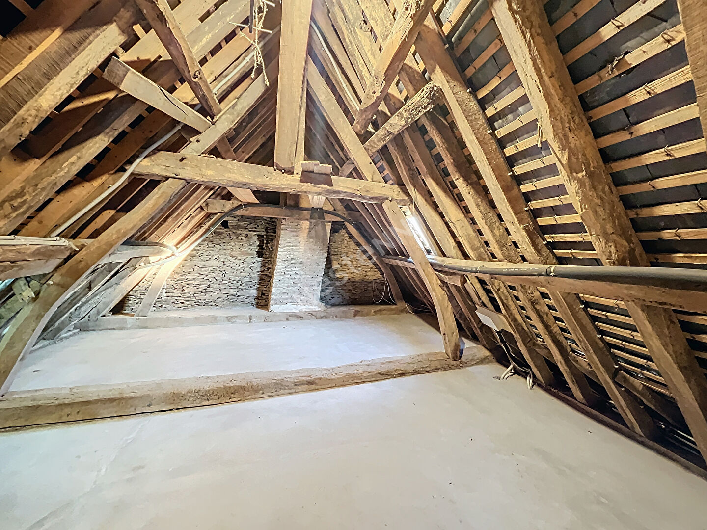 Vente maison de plain pied, 75m2, 2 chambres, avec terrain non-attenant à La Jaille Yvon