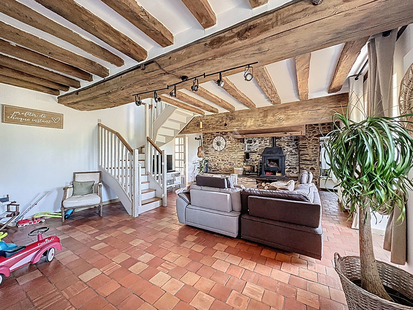 Charmante longère à Grez-Neuville 192m2 - 5 chambres sur un terrain de plus de 1500m2 avec grand garage !