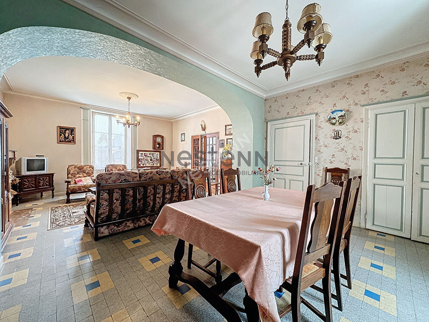 Maison de bourg à Saint Martin du Bois, 4 chambres et un terrain de plus de 2300 m²