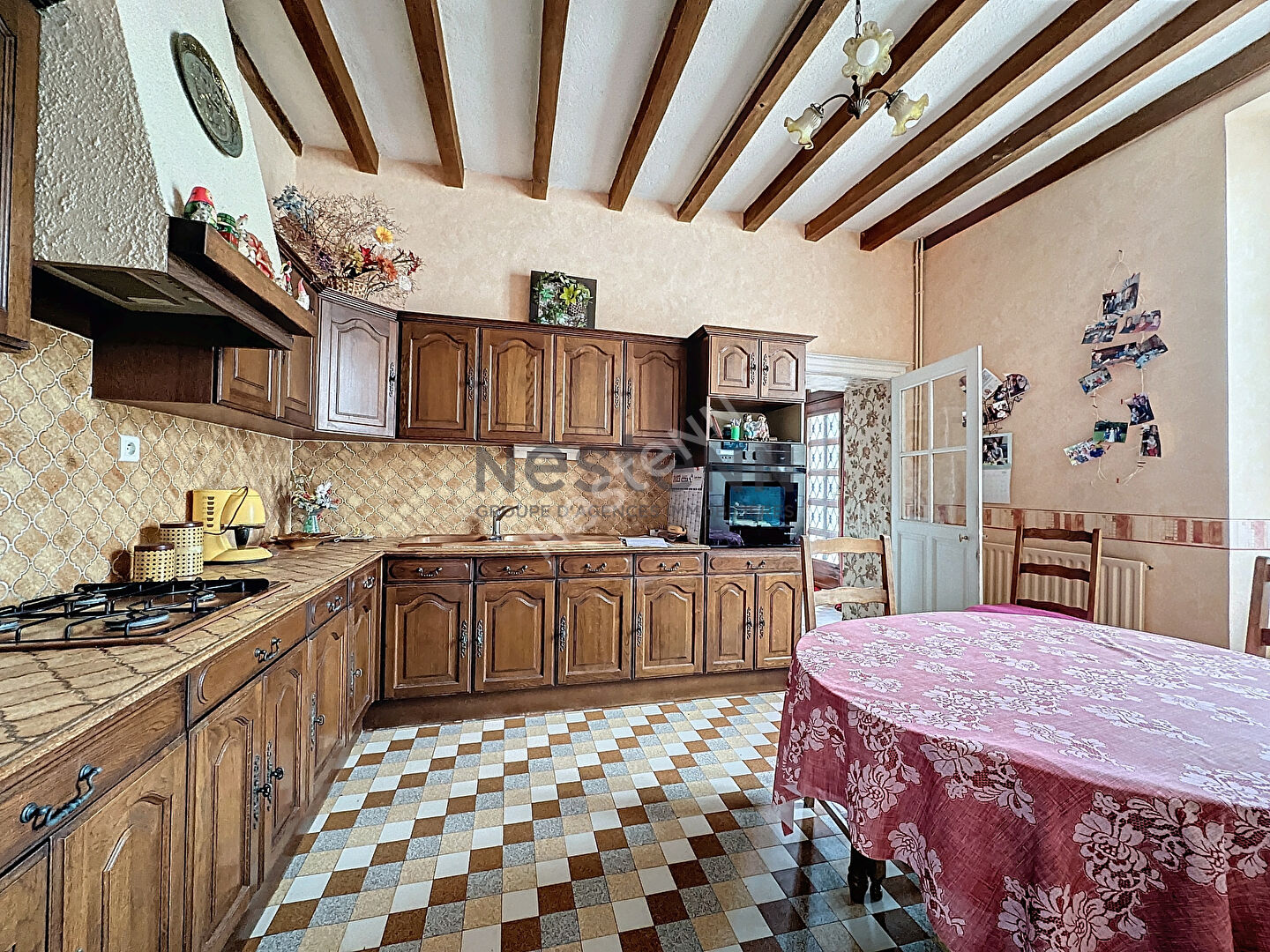 Maison de bourg à Saint Martin du Bois, 4 chambres et un terrain de plus de 2300 m²