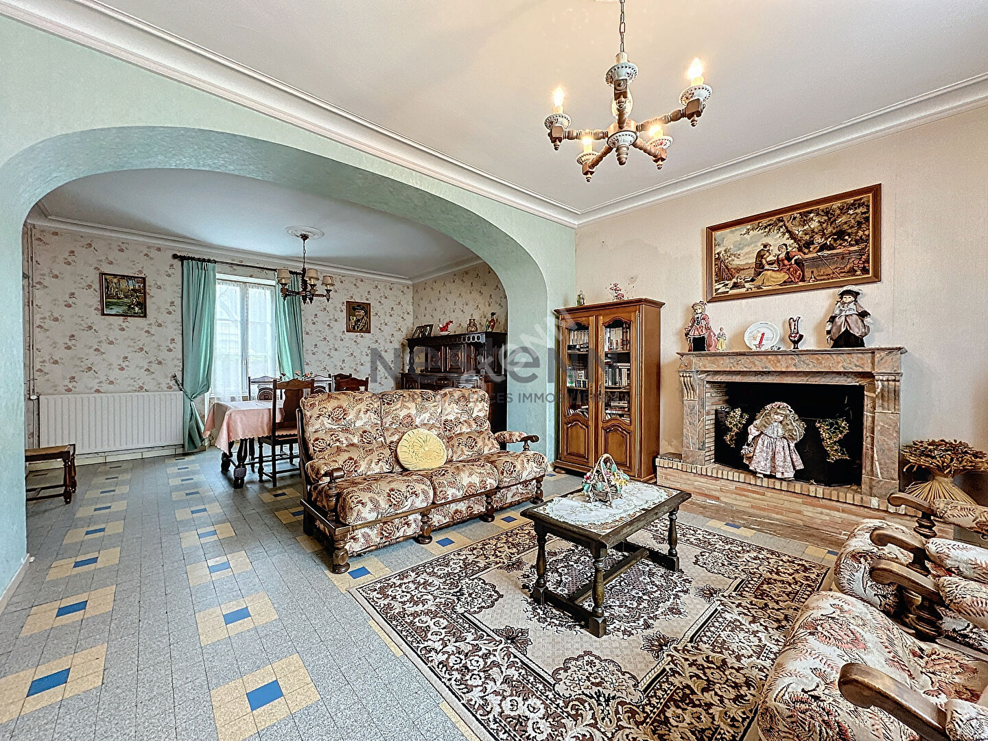 Maison de bourg à Saint Martin du Bois, 4 chambres et un terrain de plus de 2300 m²