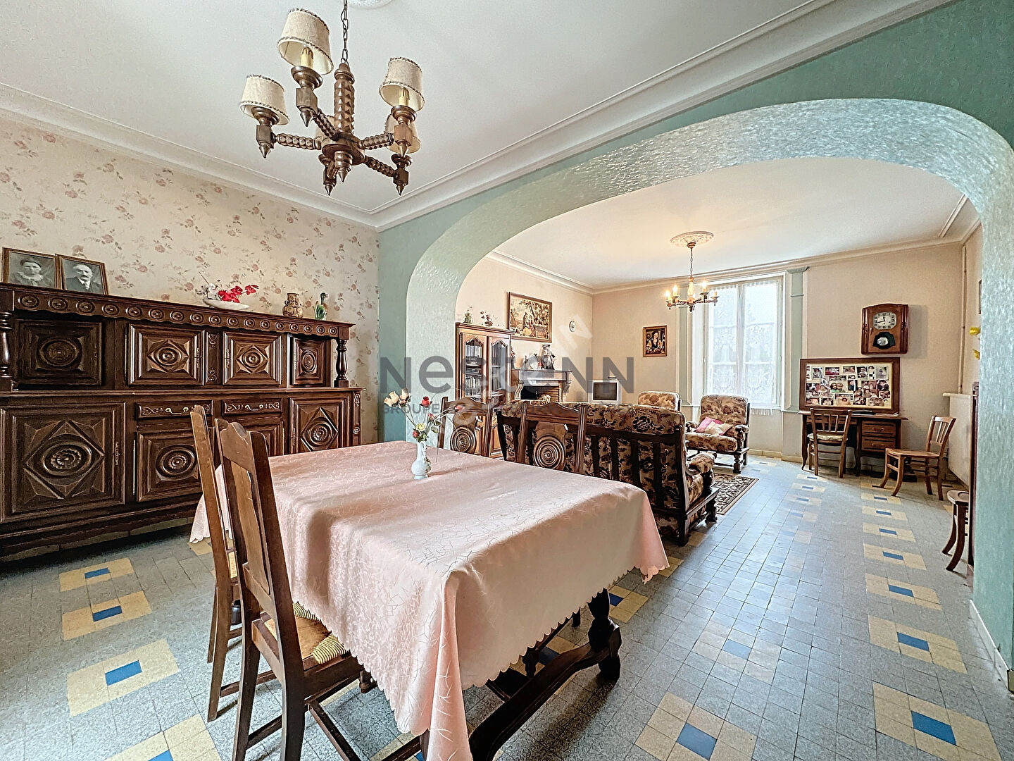 Maison de bourg à Saint Martin du Bois, 4 chambres et un terrain de plus de 2300 m²
