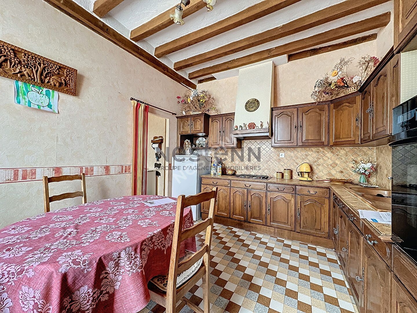 Maison de bourg à Saint Martin du Bois, 4 chambres et un terrain de plus de 2300 m²