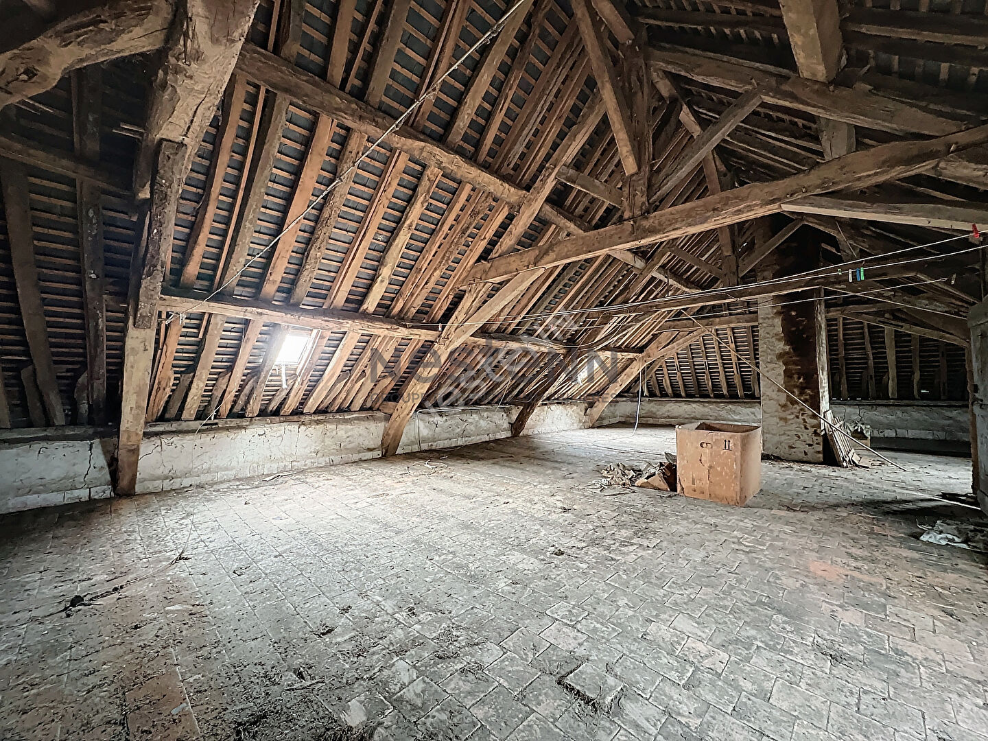 Maison de bourg à Saint Martin du Bois, 4 chambres et un terrain de plus de 2300 m²