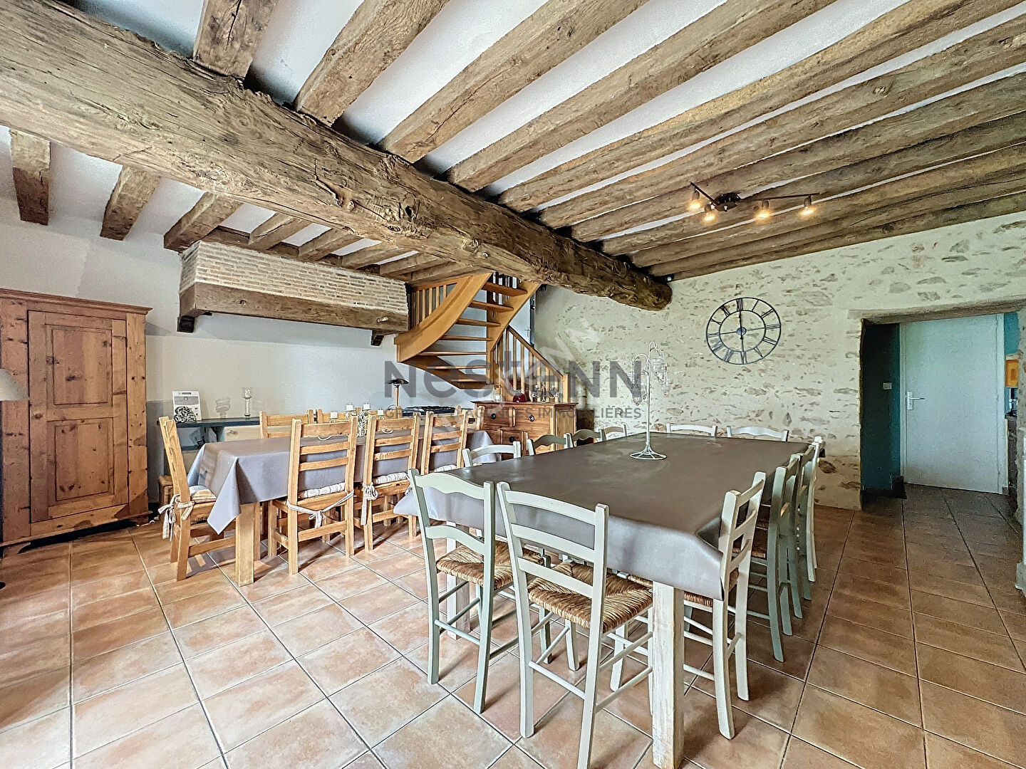 Complexe Gîte et chambres d'Hôtes de 480m2 à vendre à La Jaille-Yvon, sur plus de 1,3ha !