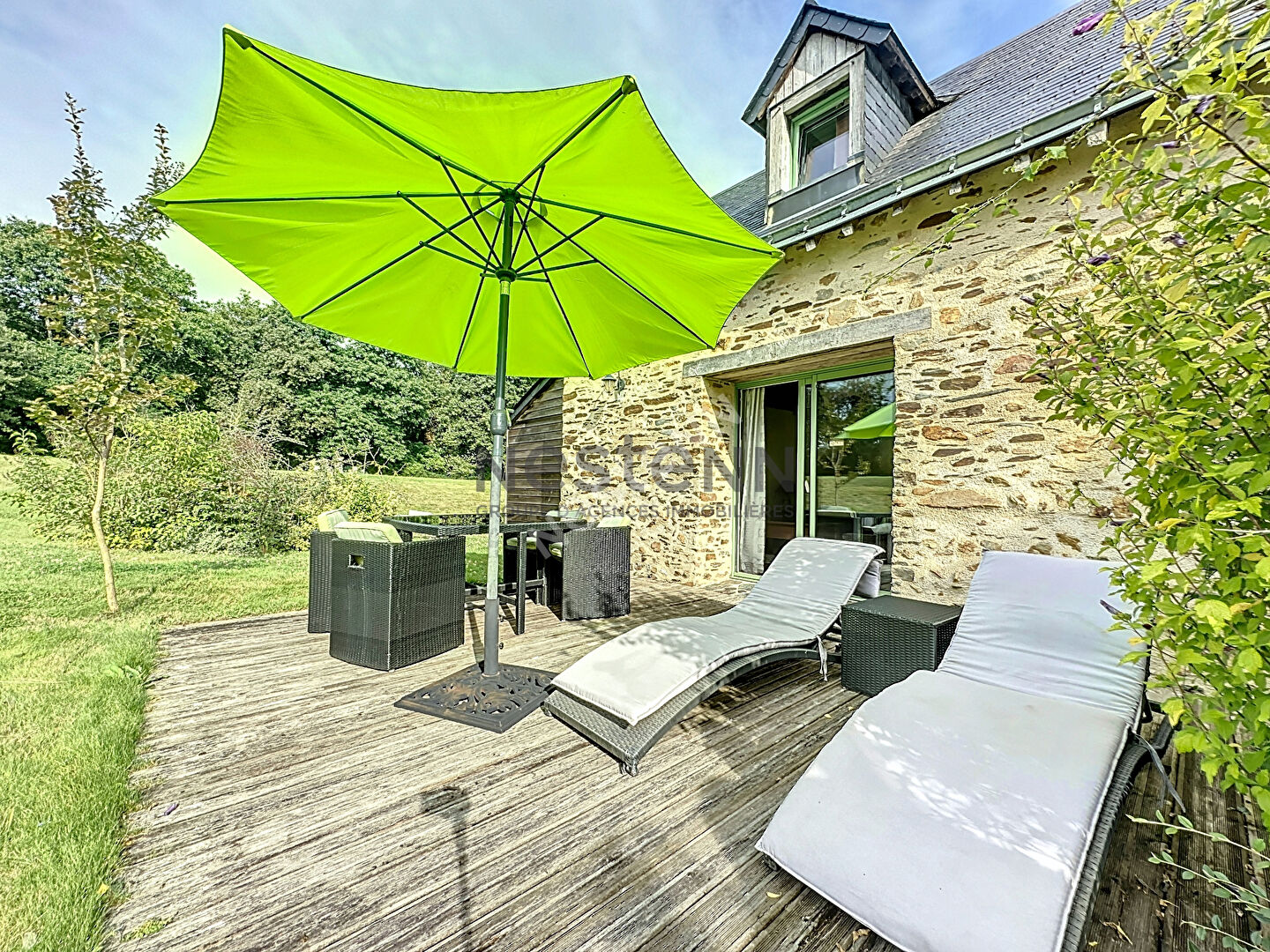 Complexe Gîte et chambres d'Hôtes de 480m2 à vendre à La Jaille-Yvon, sur plus de 1,3ha !