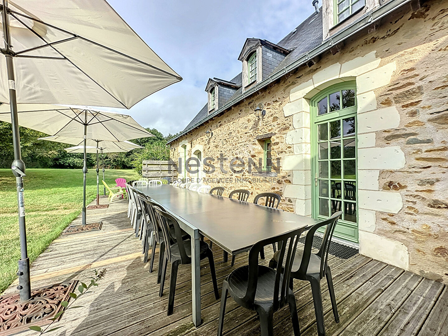 Complexe Gîte et chambres d'Hôtes de 480m2 à vendre à La Jaille-Yvon, sur plus de 1,3ha !