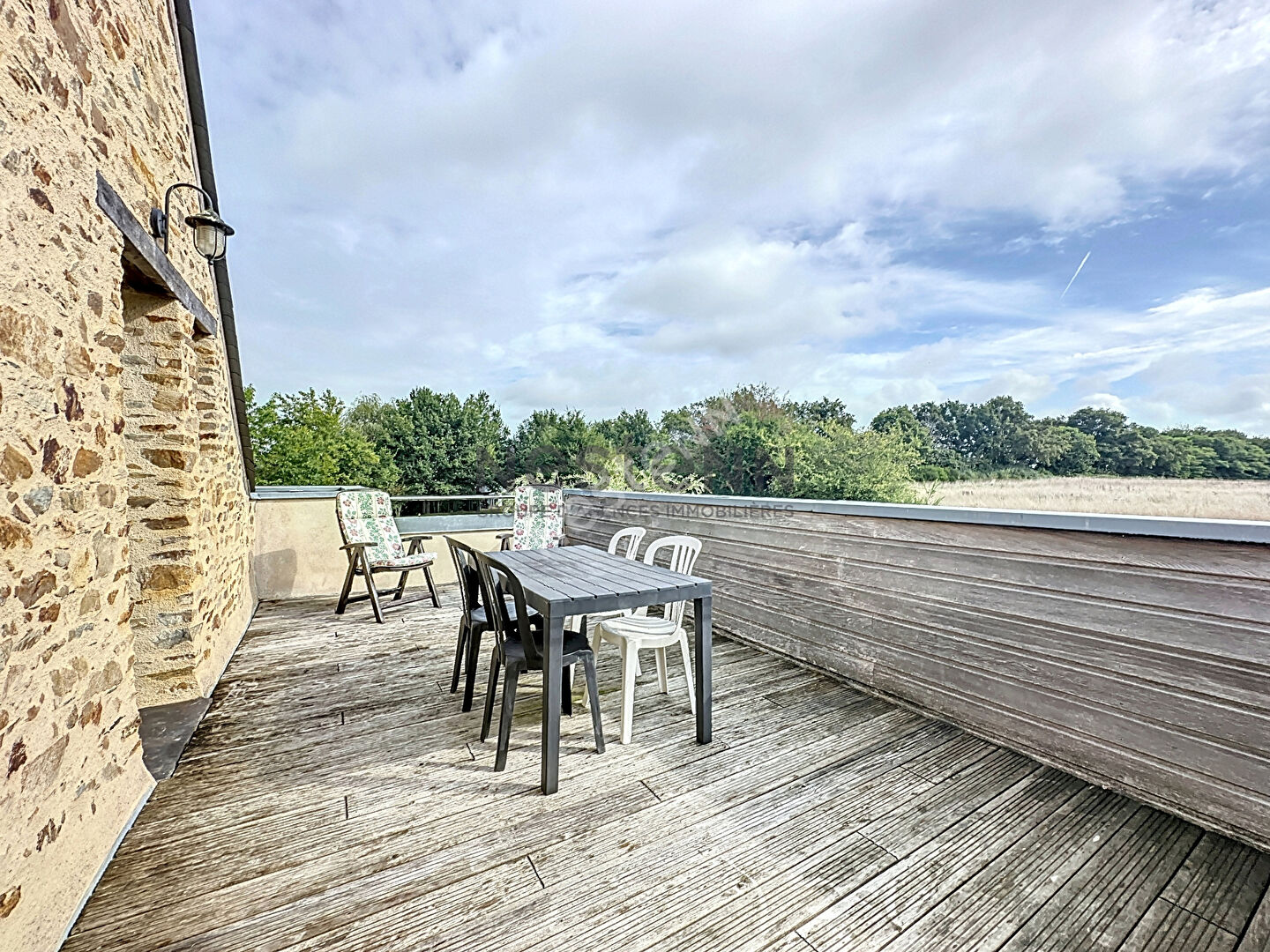 Complexe Gîte et chambres d'Hôtes de 480m2 à vendre à La Jaille-Yvon, sur plus de 1,3ha !