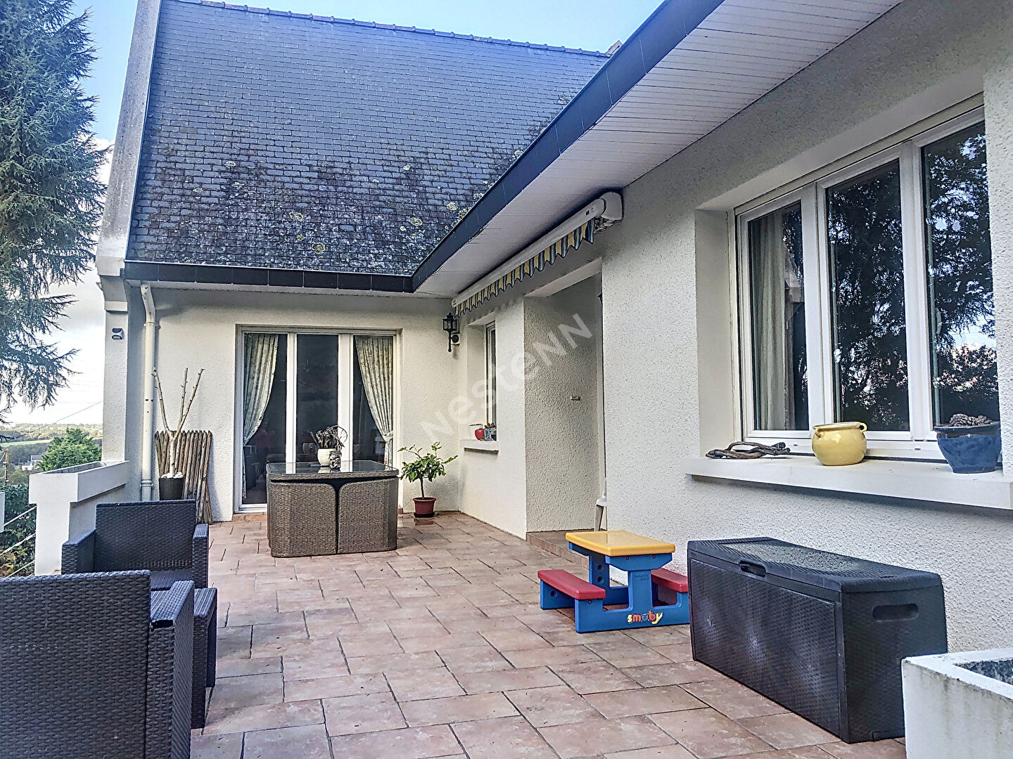 Vente maison familiale de 213m2 à Chateaubriant avec cinq chambres, sur un terrain arboré de plus de 2 hectares avec piscine