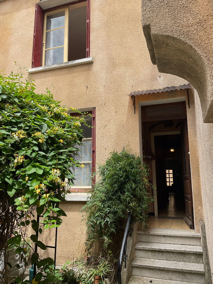 Maison de village 3 chambres avec cour, terrasse et vue dégagée à 15 mn de Carcassonne