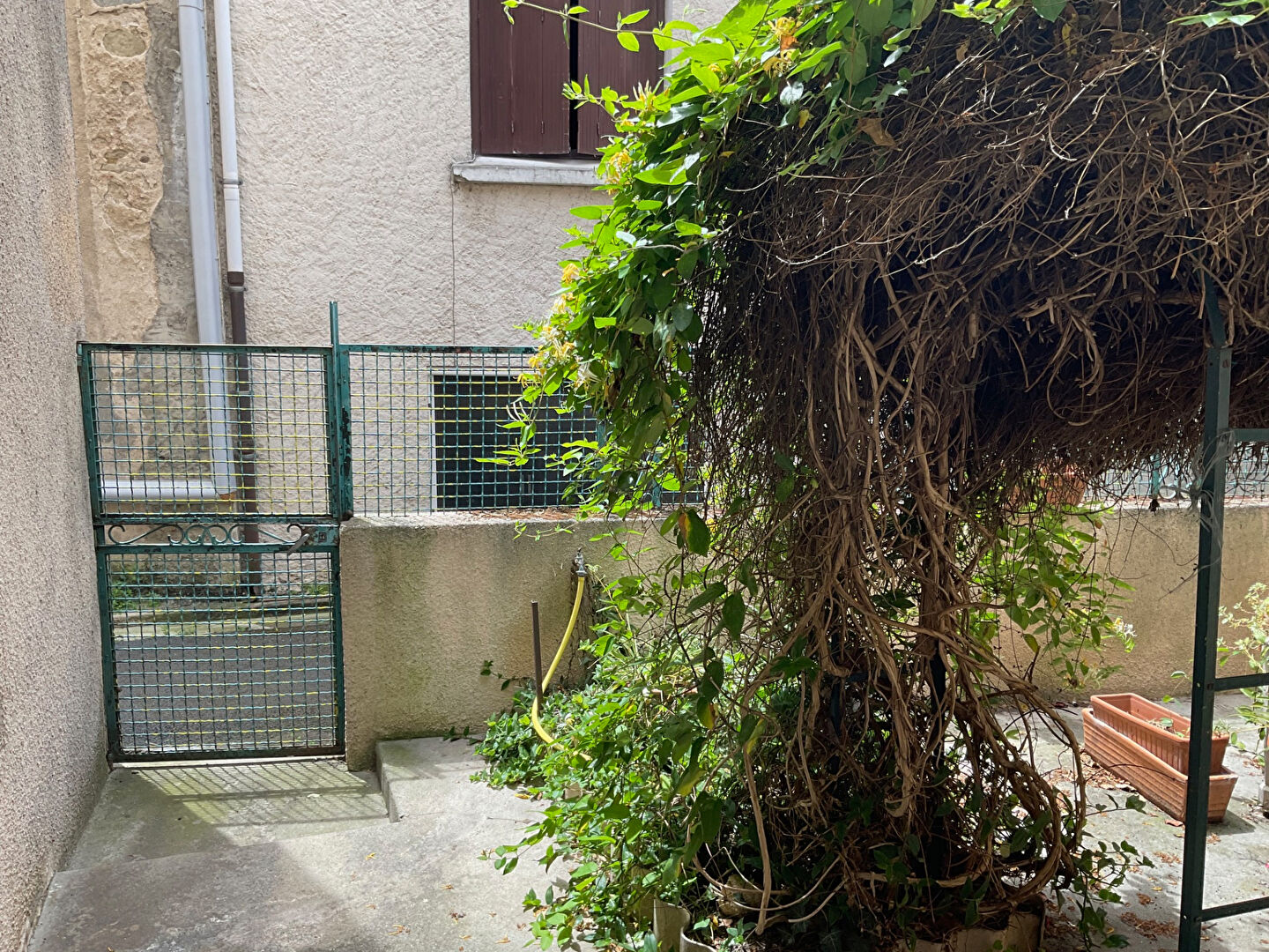 Maison de village 3 chambres avec cour, terrasse et vue dégagée à 15 mn de Carcassonne