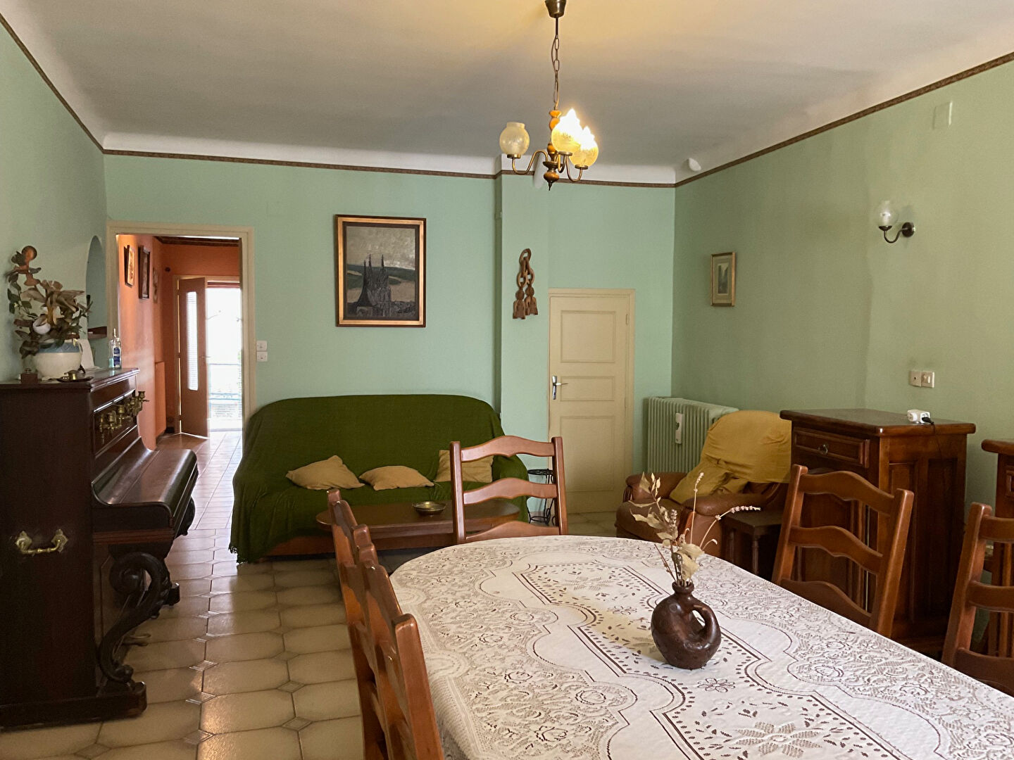 Maison de village 3 chambres avec cour, terrasse et vue dégagée à 15 mn de Carcassonne