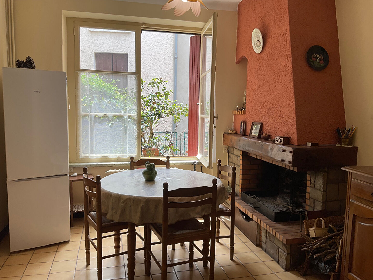 Maison de village 3 chambres avec cour, terrasse et vue dégagée à 15 mn de Carcassonne
