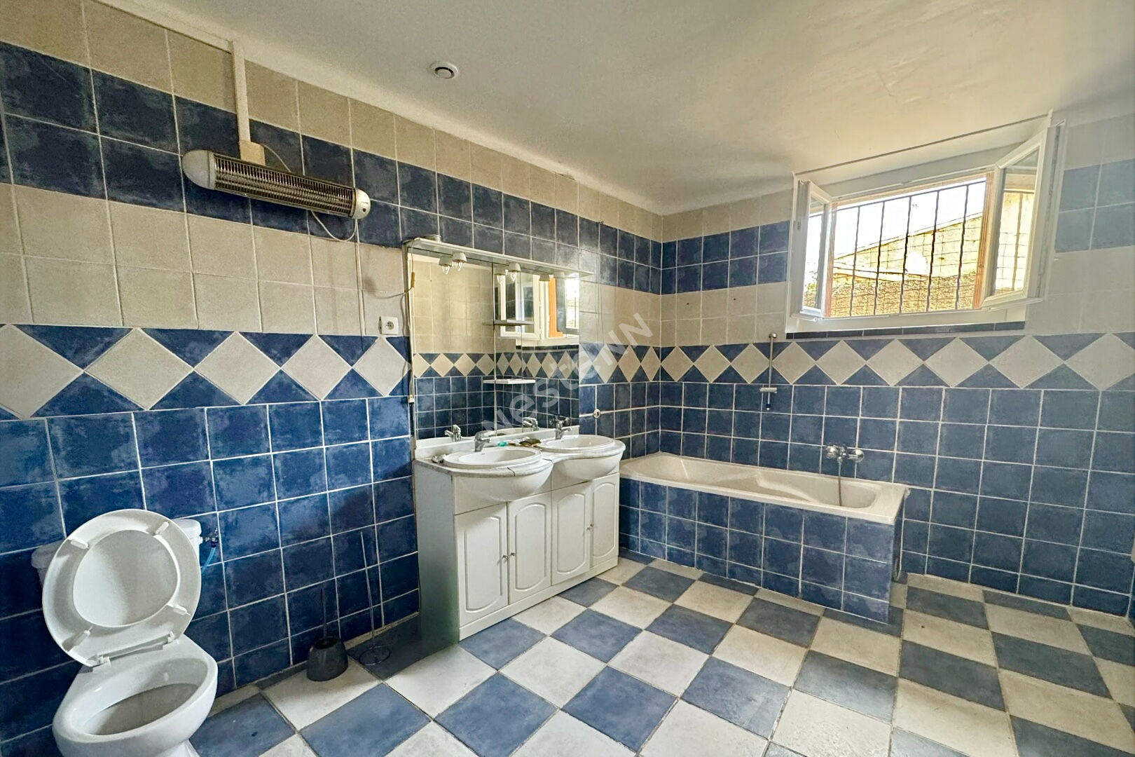 Maison de village 85 m² vendue louée avec 3 chambres à 10 minutes de Carcassonne