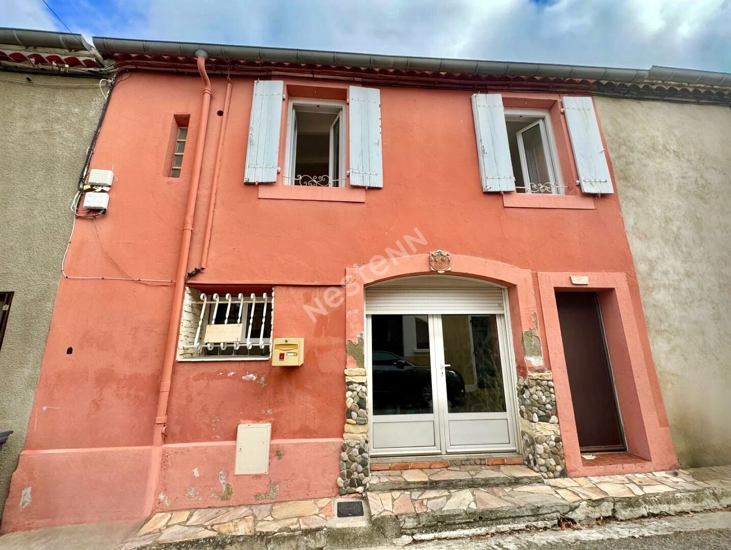 Maison de village 85 m² vendue louée avec 3 chambres à 10 minutes de Carcassonne